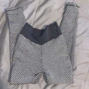 booty scrunch leggings